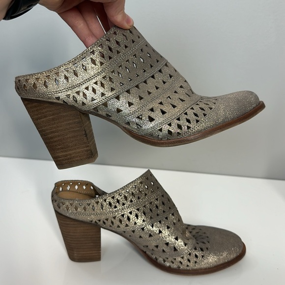 Steve Madden Gold Harmony Mules Size 10 - Picture 13 of 14